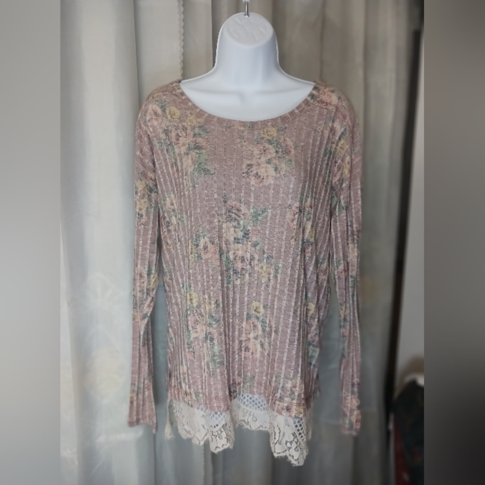 Long sleeve floral top